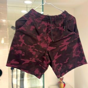 Maroon Camo Lululemon Pacebreakers XS 7.5 in